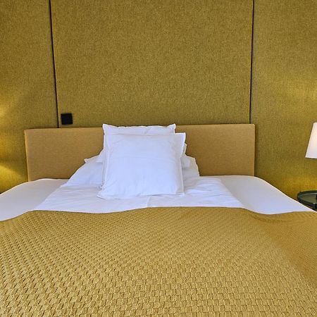 Yellow Flat By Grazrentals With Best Location & Free Parking Exterior photo